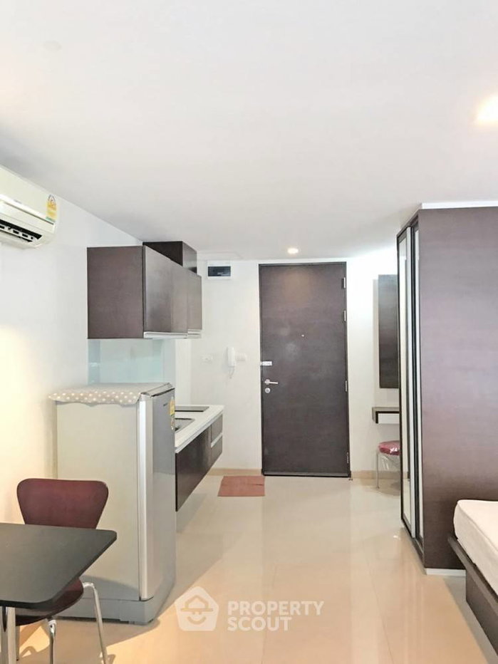รูป คอนโด 1-ห้องนอน ที่ เจ ดับบลิว บูเลอวาร์ด ศรีวรา คอนโดมิเนียม ใน พลับพลา (ID 385480) - รูปที่ 1/10