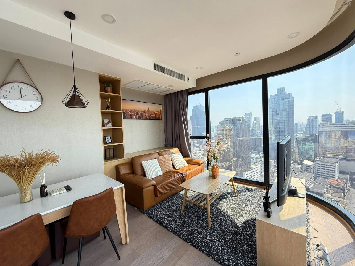 picture Ashton Chula Silom【𝐑𝐄𝐍𝐓】🔥Modern style with premium built-ins Complete, spacious, airy, with luxurious built-ins🔥 Contact Line ID: @hacondo - 3/9