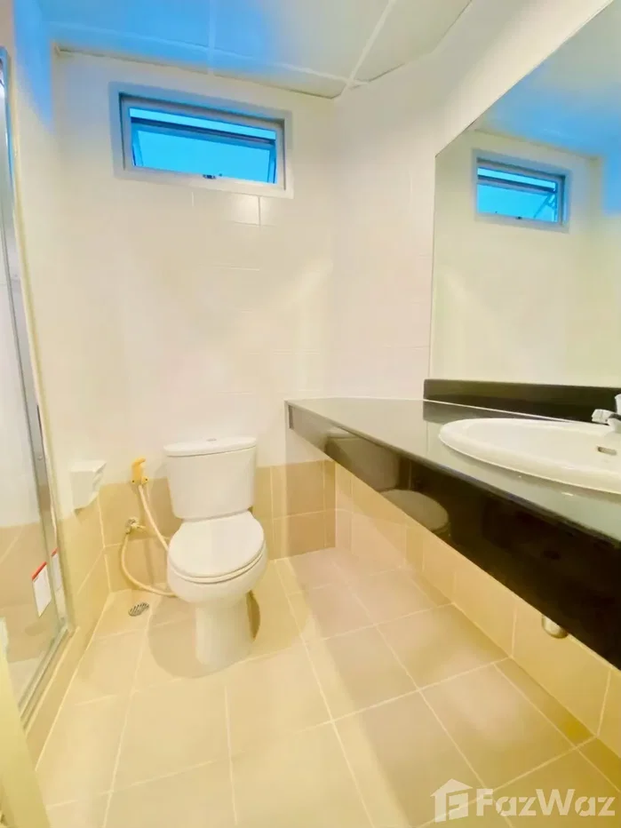 picture 3 bedroom unfurnished room 6793335 - 12/14