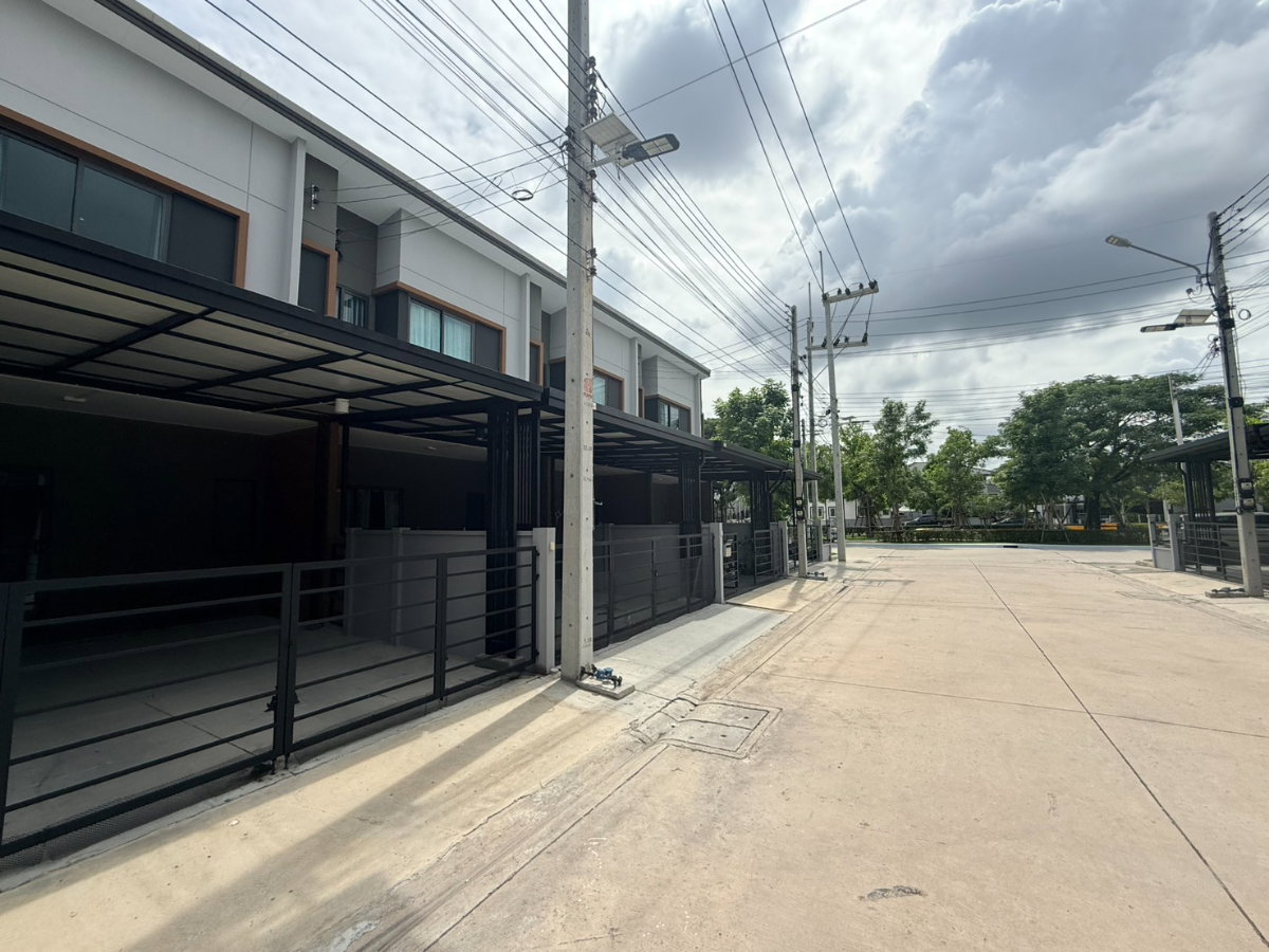รูป ทาวน์โฮมสองชั้น ทำเลดี ใกล้โรบินสัน หมู่บ้านอภิทาวน์ ฉะเชิงเทรา - รูปที่ 6/23