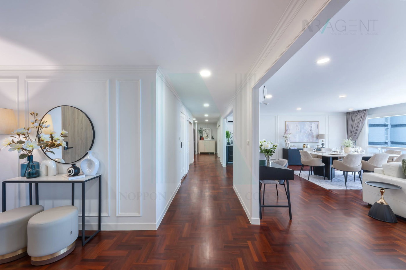 picture For Rent Condo SUKHUMVIT SUITE Building -, Floor 24,3 bed room, Room size 200 sqm - 7/8