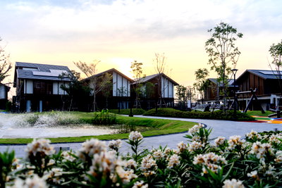 Houses for sale : Luxury Houses for Sale: Essentia Rama 2  | THB 14–36 Million | Land Area  65–102 sq.w. | 4 Bedrooms | 5 Bathrooms | 6 Parking Spaces