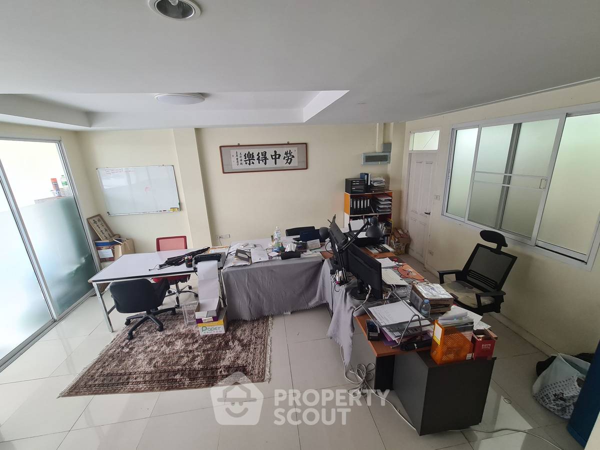 รูป ทาวน์เฮ้าส์ 3 ห้องนอน ขนาด 311 ตร.ม. HALLMARK HOME OFFICE BTS อ่อนนุช (ID 3252269) - รูปที่ 3/11