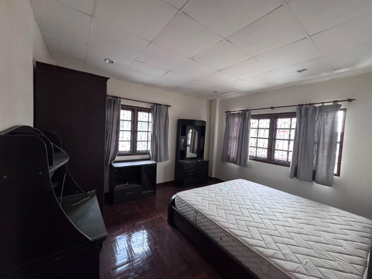 รูป ✨Hot Deal🏘️ให้เช่าบ้านเดี่ยว หมู่บ้านมณียา ซอยท่าอิฐ  |  เฟอร์นิเจอร์ครบ พร้อมเข้าอยู่ ทำเลดี ใกล้รถไฟฟ้า | สนใจ@sacondo - รูปที่ 7/19