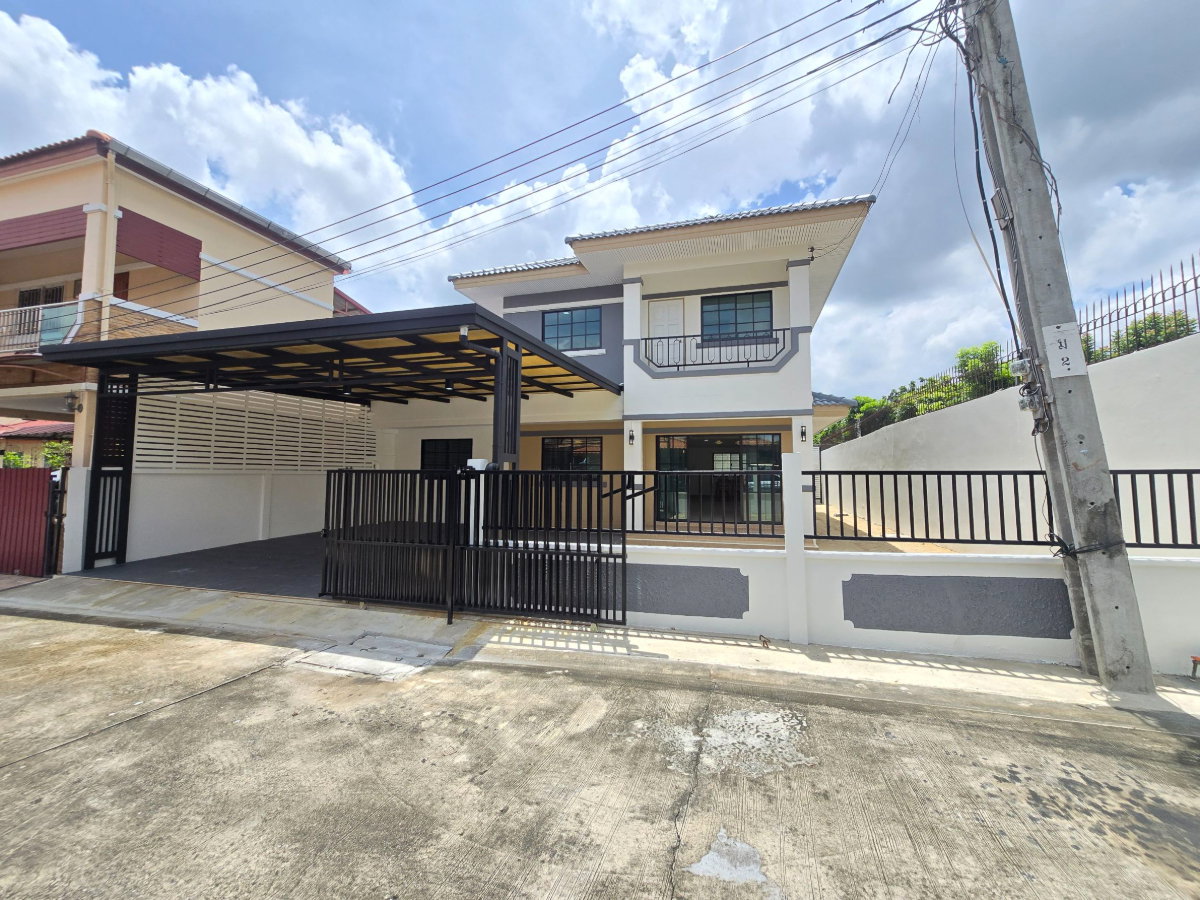 รูป บ้านเดี่ยว รีโนเวทใหม่ทั้งหลัง ทำเลดีเยี่ยม หลังมุมใน หมู่บ้านเอกกวิน ถนนเลียบคลองสอง เนื้อที่เยอะกว้างมาก สวย พร้อมอยู่ - รูปที่ 3/42