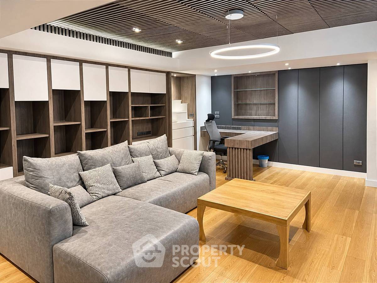 picture 3-BR 191 Sqm Royal Castle Sukhumvit 400m To BTS Phrom Phong (ID 3317472) - 1/18