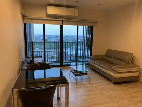 ให้เช่าคอนโด พลัมคอนโด เซ็นทรัล สเตชั่น อาคาร 1 ชั้น 17 2 ห้องนอน ขนาด 50 ตรม ใกล้ MRT สถานีสามแยกบางใหญ่