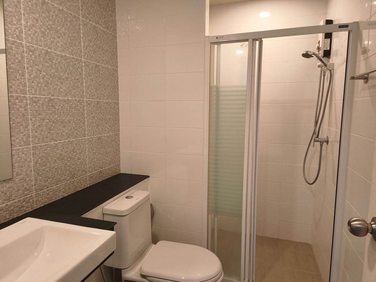 picture Escent Korat for sale # Condo next to Central Department Store - 5/11