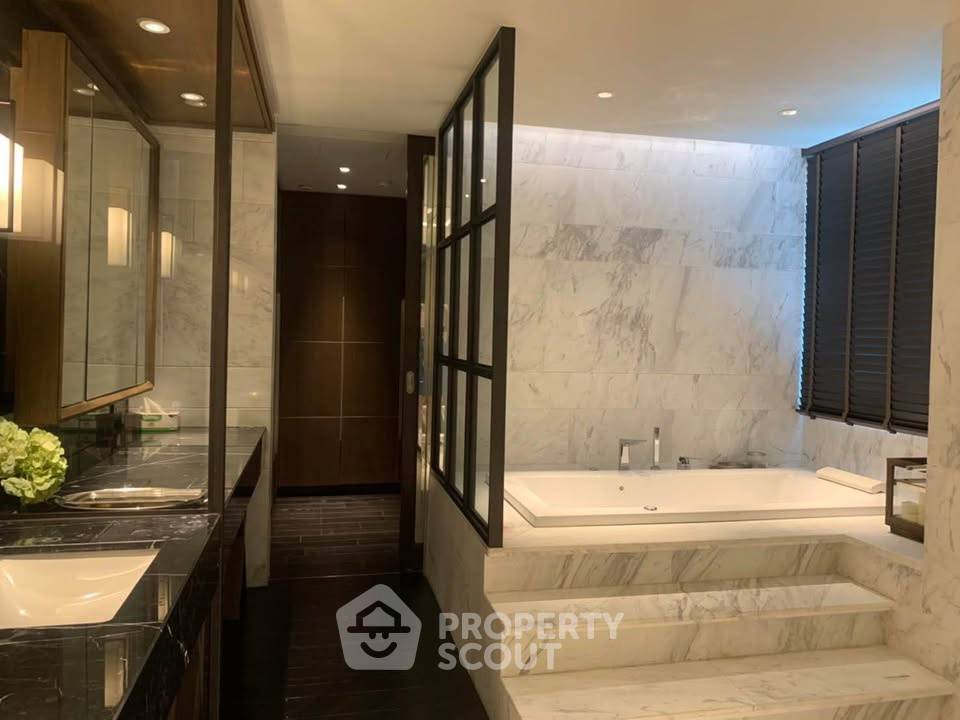 picture 3-BR Condo at The Crest Sukhumvit 24 near BTS Phrom Phong (ID 3201335) - 10/17