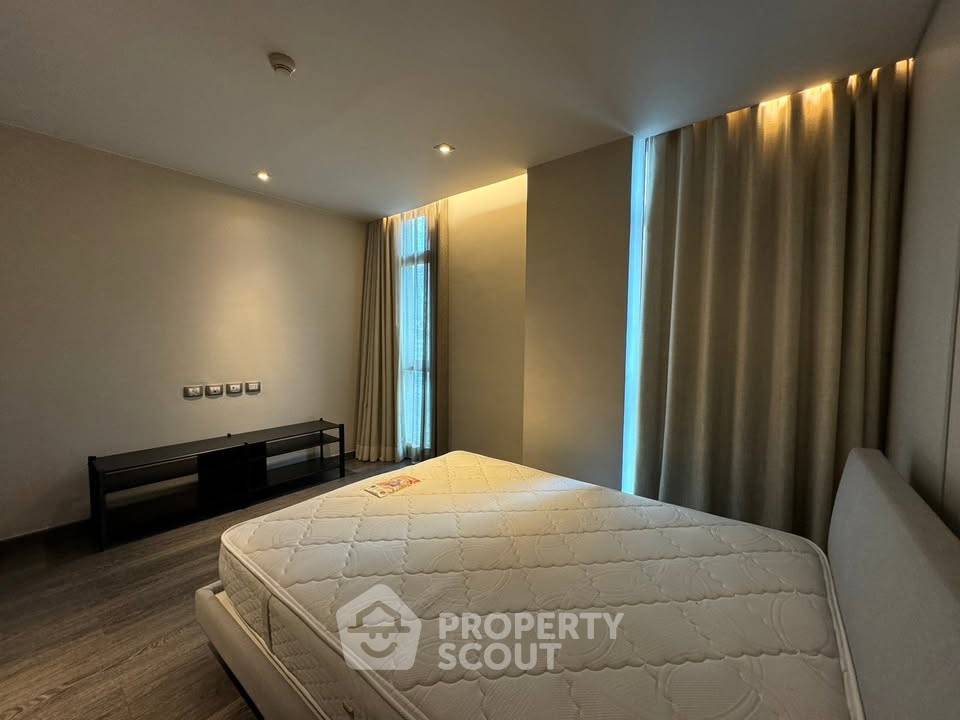 picture 90m To BTS Phloen Chit | 3-BR The Crest Ruamrudee (ID 3319815) - 6/18