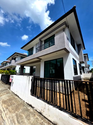 Houses for sale : For Sale: The Proud Phanthai-Norasigh