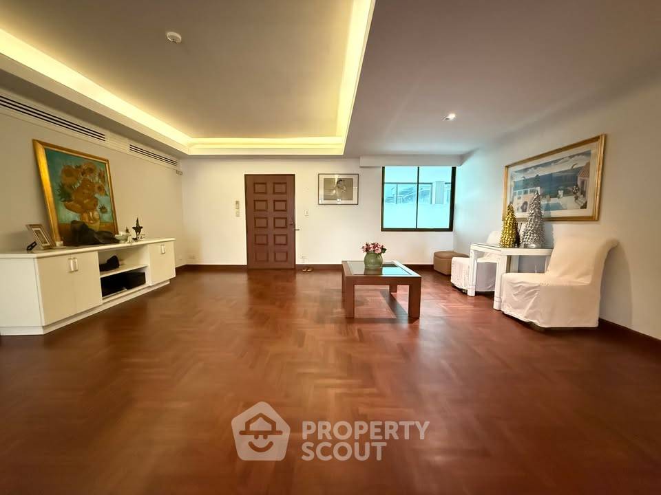 picture Spacious 3-BR 231 Sqm At Benjasri Condominium Near BTS Phaya Thai (ID 3322369) - 2/17