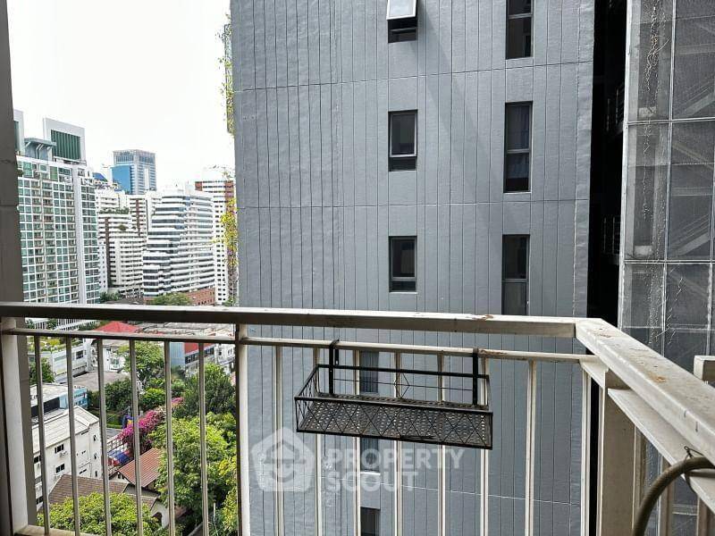 picture 2-BR Baan Siri 31 Condominium Near MRT Sukhumvit (ID 2918233) - 2/7