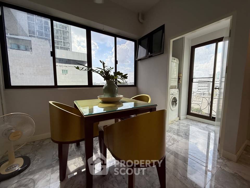 picture Spacious 3-BR 231 Sqm At Benjasri Condominium Near BTS Phaya Thai (ID 3322369) - 14/17