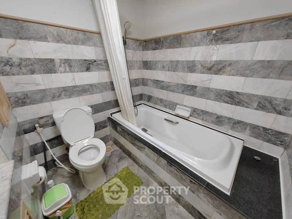 picture 60m To BTS Saint Louis: 1-BR At Silom Suite Condominium (ID 2884209) - 4/7