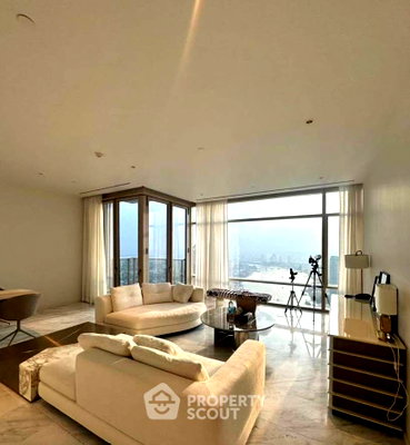 คอนโดให้เช่า : คอนโด 3 ห้องนอน เลี้ยงสัตว์ได้ Four Seasons Private Residences Bangkok ใกล้ BTS สะพานตากสิน (ID 3297903)