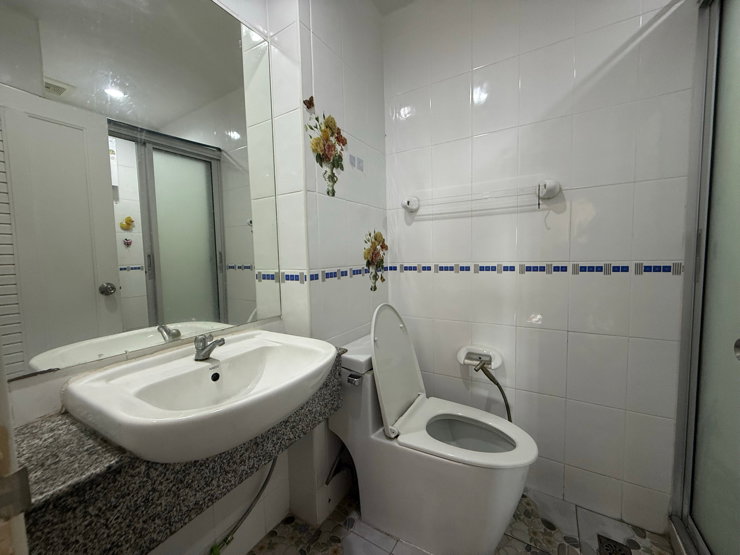 picture 🌈MRT Huai Khwang/Pracha Uthit 6 🏦Condo for rent next to MRT Huai Khwang, only 1.2 kilometers, 16 minutes walk 🎉 - 7/11
