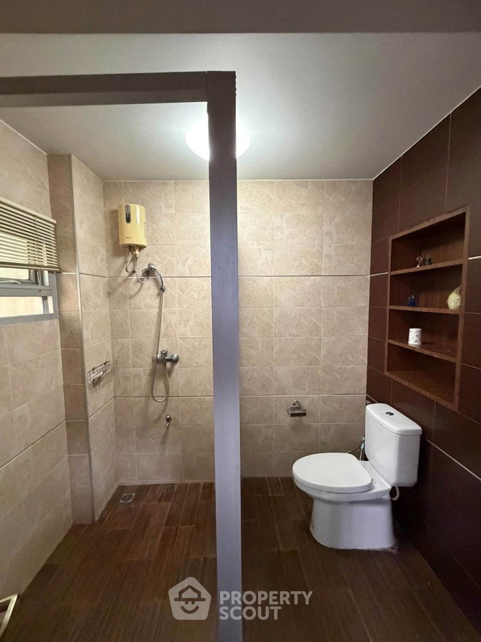 รูป วิลล่า 4 ห้องนอน พื้นที่ 800 ตร.ม. ทำเลพระตำหนัก (ID 3314706) - รูปที่ 10/18