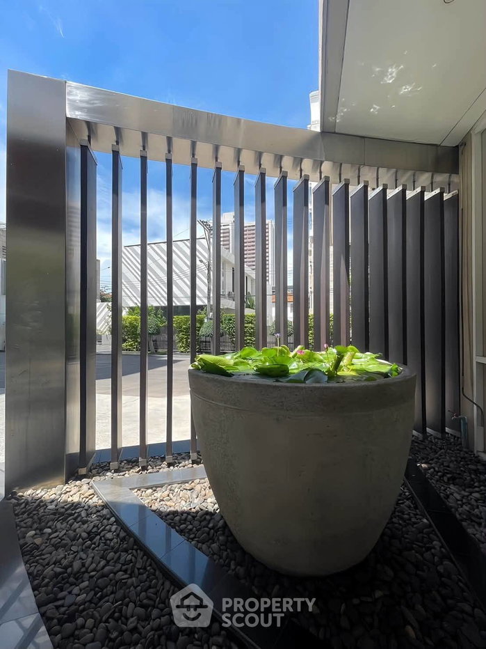 picture 2-BR Condo at The Rise Sukhumvit 39 near BTS Phrom Phong (ID 3322442) - 29/29