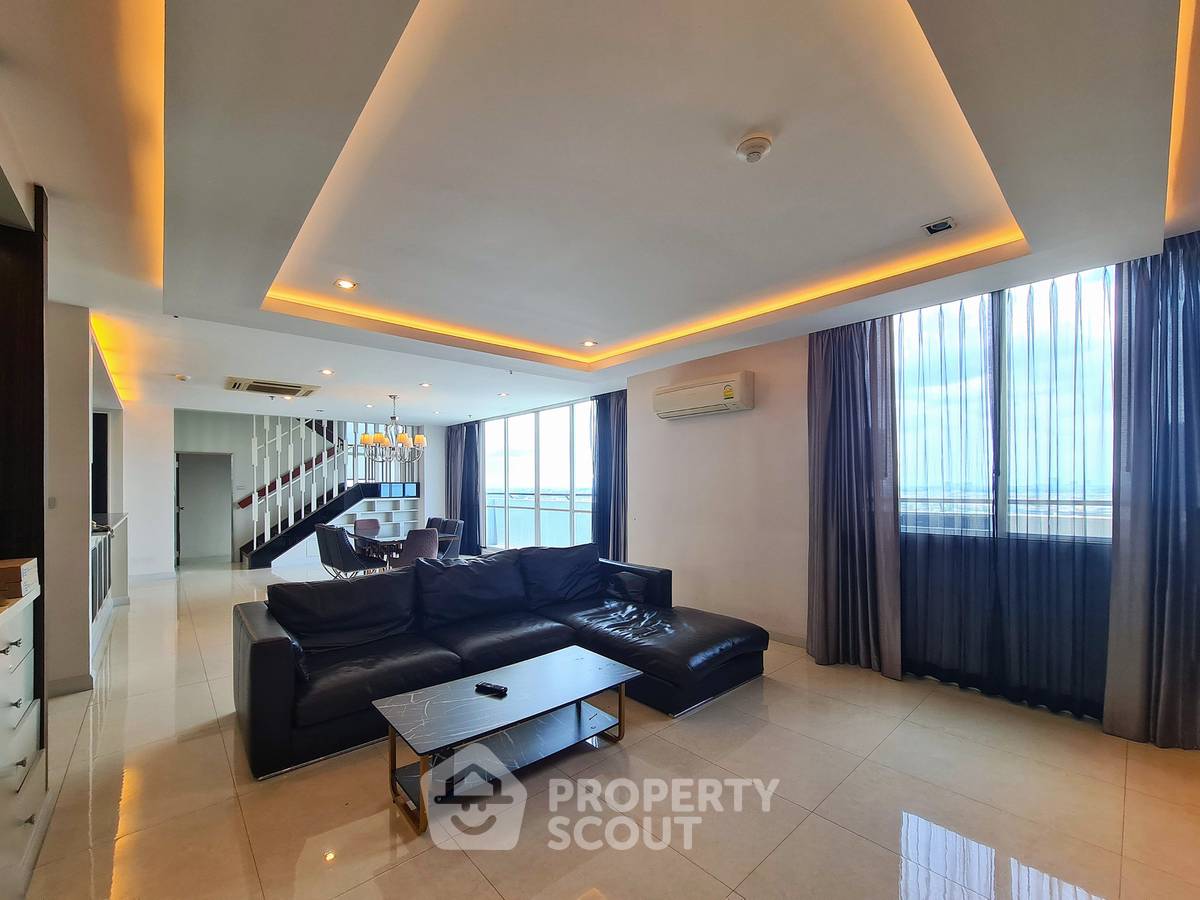 picture 300 Sqm 3-BR Condo At The Fourwings Residence (ID 3173186) - 10/34