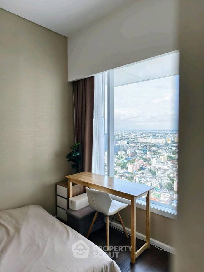 picture 100m To MRT Phahon Yothin | 38th-Floor 2-BR At The Saint Residences (ID 3323137) - 5/7