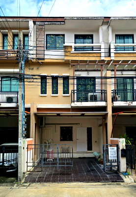 ทาวน์โฮม เขตบางกะปิ : ขายทาวน์โฮม โครงการ Time Home Hua Mak 21 (ขายตามสภาพ)