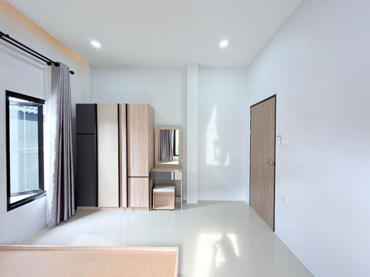 รูป บ้านเดี่ยวซอยสยามคันทรี่คลับ ใกล้อ่างเก็บน้ำมาบประชัน ทรงโมเดิร์นทันสมัย 3ห้องนอน 2ห้องน้ำ - รูปที่ 35/42