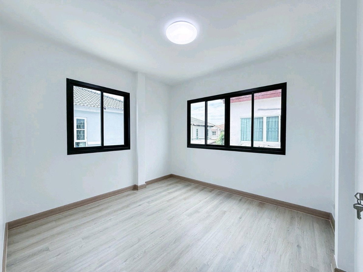 รูป ขายถูก ทาวน์เฮาส์ 2ชั้น ม. อักษรา บางบัวทอง 4ห้องนอน รีโนเวทใหม่ เพียง2.99 บาท - รูปที่ 16/20