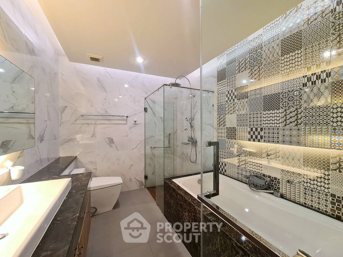 picture 300 Sqm 3-BR Condo At The Fourwings Residence (ID 3173186) - 24/34
