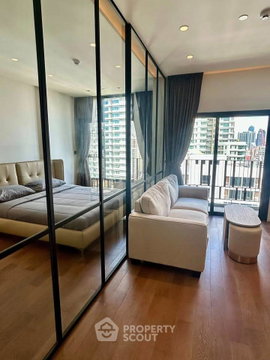 Pet-Friendly 1-BR At Muniq Sukhumvit 23, 100m To MRT Sukhumvit (ID 3323124)