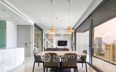 15th-Floor 2-BR Vittorio Sukhumvit 39 Near BTS Phrom Phong (ID 3311435)