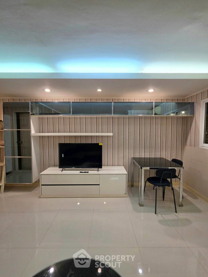 picture 1-BR Zenith Place @ Sukhumvit Condominium Near BTS Phra Khanong (ID 3326627) - 8/11