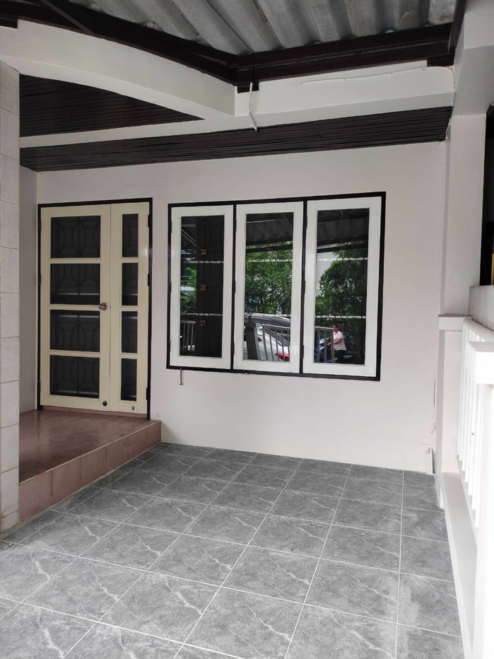 รูป ทาวน์โฮม 3 ชั้น มบ.ธันยกานต์-วัชรพล ขายเพียง 1.75 ล้านบาท (จากเดิม 1.9 ล้าน) - รูปที่ 1/8