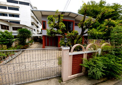บ้านเดี่ยว วิทยาลัยรัชต์ภาคย์เทคโนโลยีและการจัดการ : ขายด่วน! บ้านเดี่ยว 100 ตร.ว. ลาดพร้าว 80 แยก 12