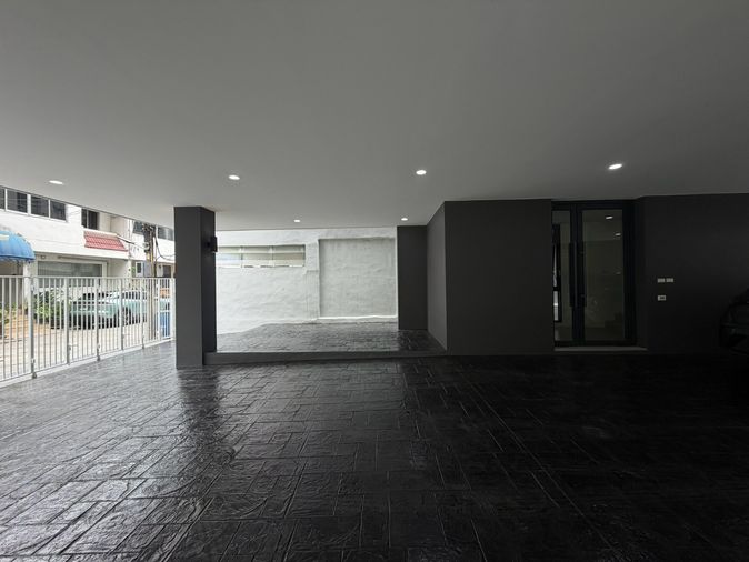 6-bed home office for sale, 700 sqm, 60 sq wah, Huai Khwang