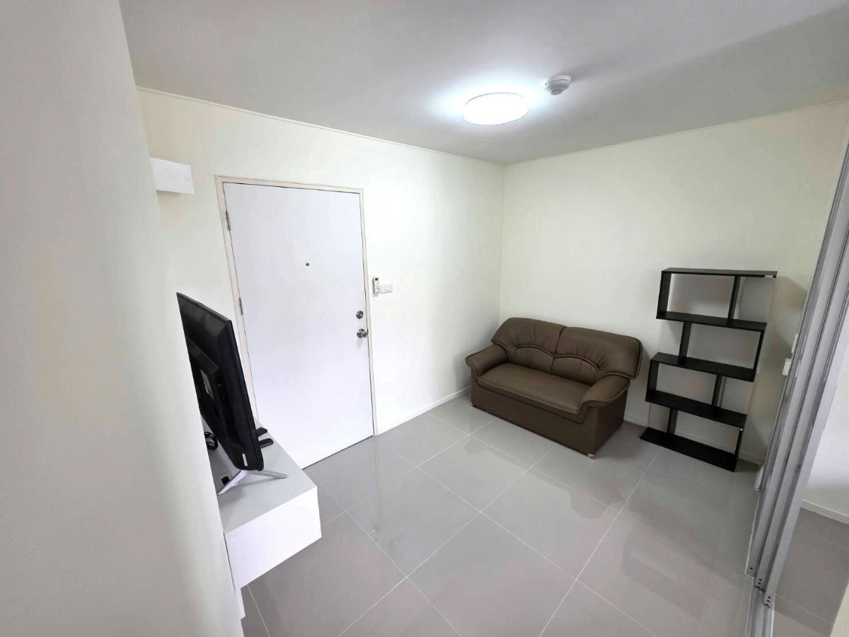 picture Lumpini township condo for rent. - 4/14