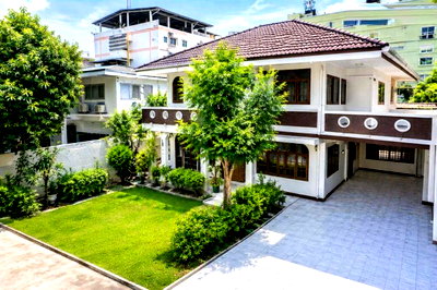 Houses for rent Dhurakij Pundit University : 			Vibhavadi Rangsit 14-19 MRT Ratchadaphisek 800m. 2-story detached house Orb International Sch. 2km.          