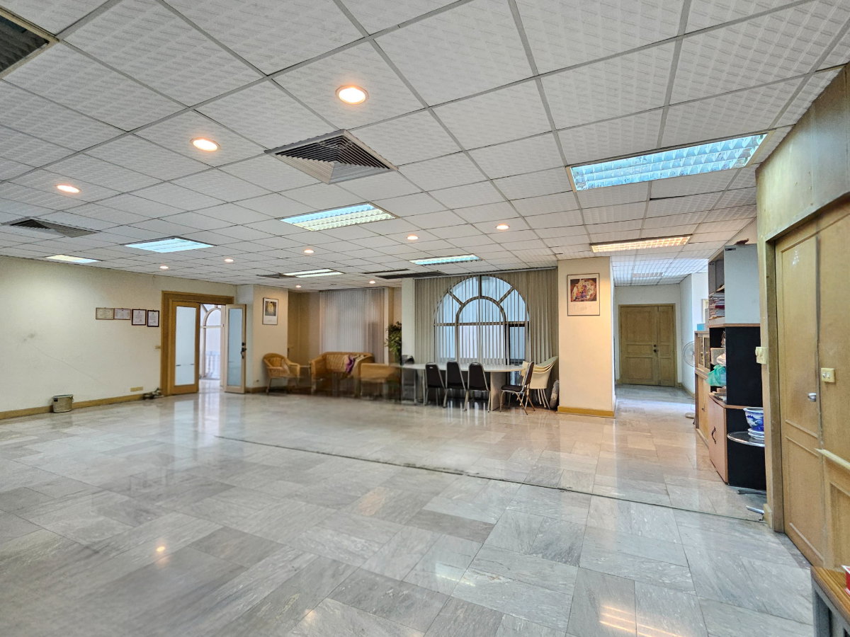 picture Office for sale at Royal Castle Pattanakarn Condominium - 6/16