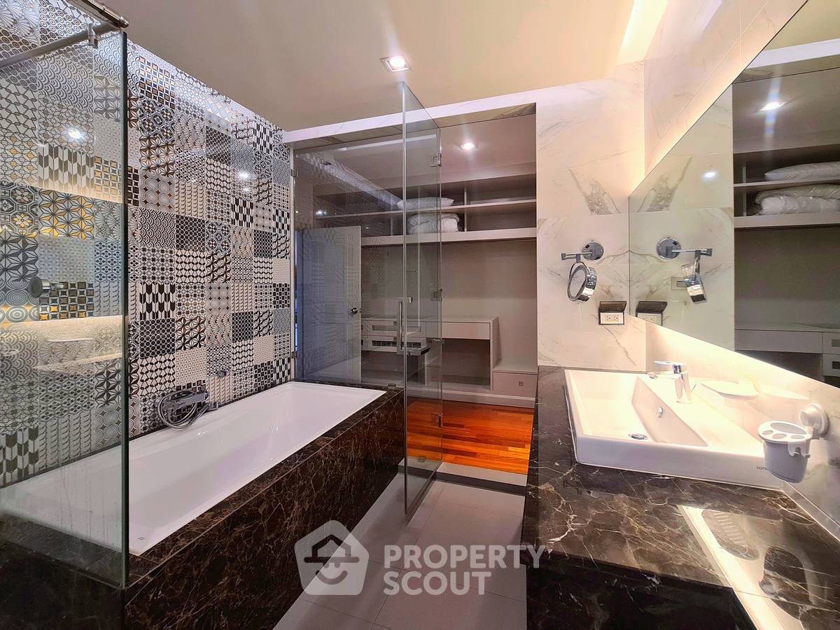 picture 300 Sqm 3-BR Condo At The Fourwings Residence (ID 3173186) - 25/34