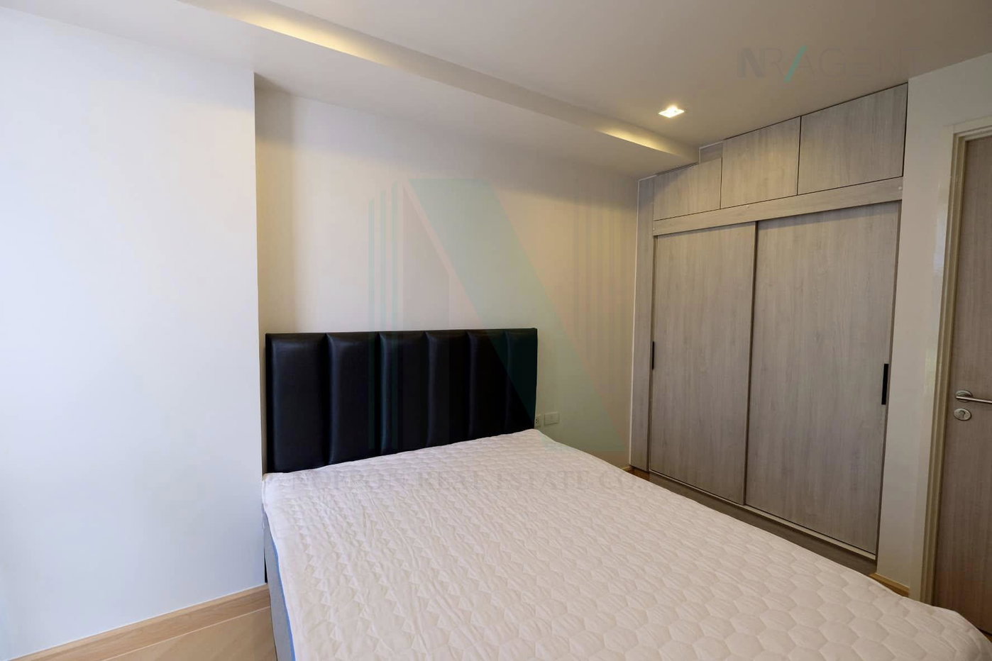 picture 📌 For Rent Condo DOWNTOWN FORTY NINE Building 1, Floor 2,1 bed room, Room size 35 sqm - 3/8