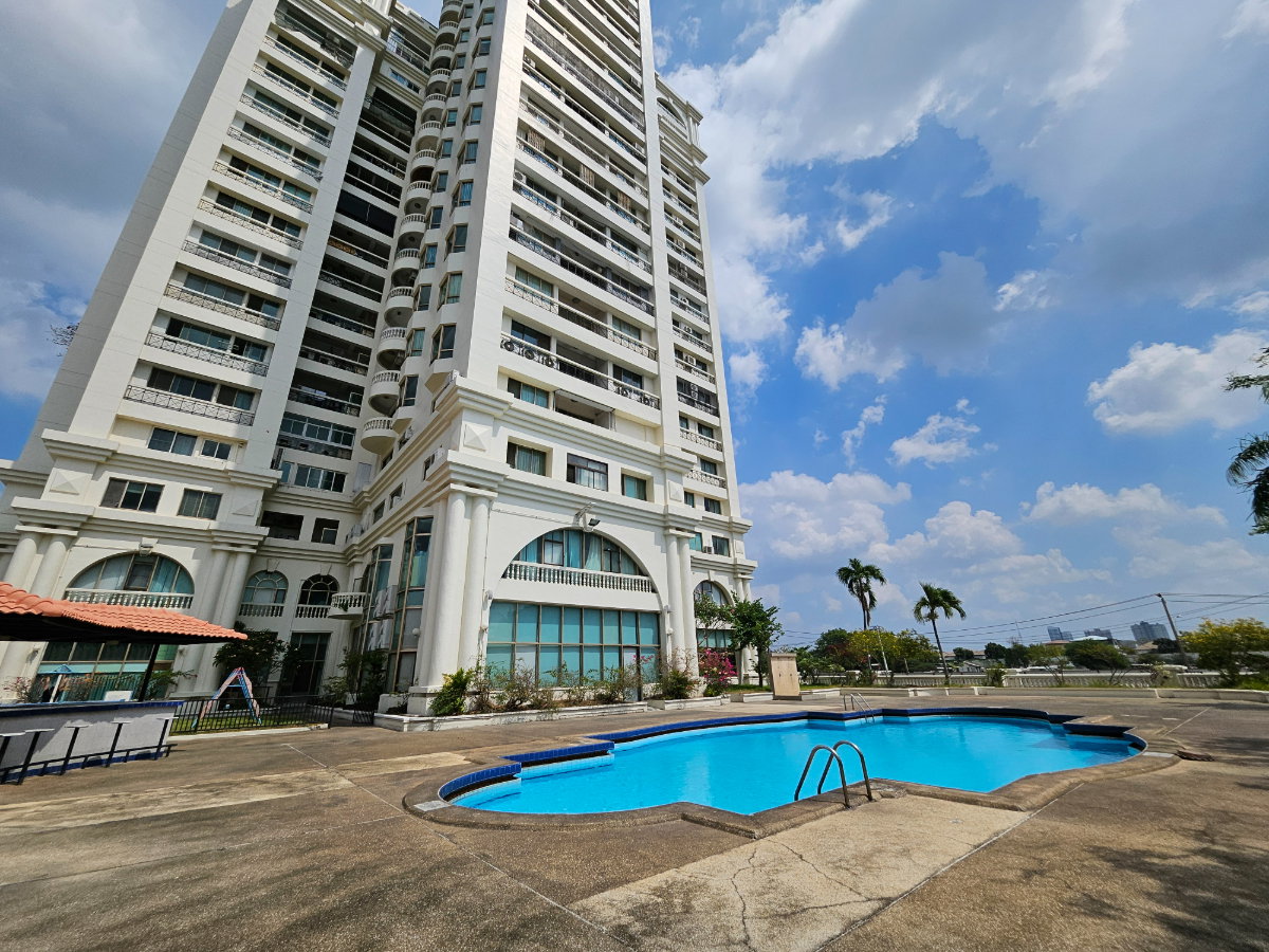 picture Office for sale at Royal Castle Pattanakarn Condominium - 15/16