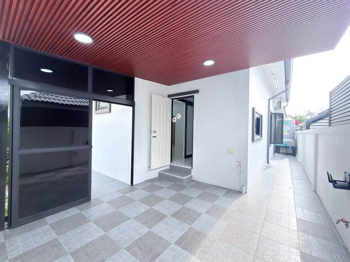 รูป บ้านเดี่ยวซอยสยามคันทรี่คลับ ใกล้อ่างเก็บน้ำมาบประชัน ทรงโมเดิร์นทันสมัย 3ห้องนอน 2ห้องน้ำ - รูปที่ 6/42