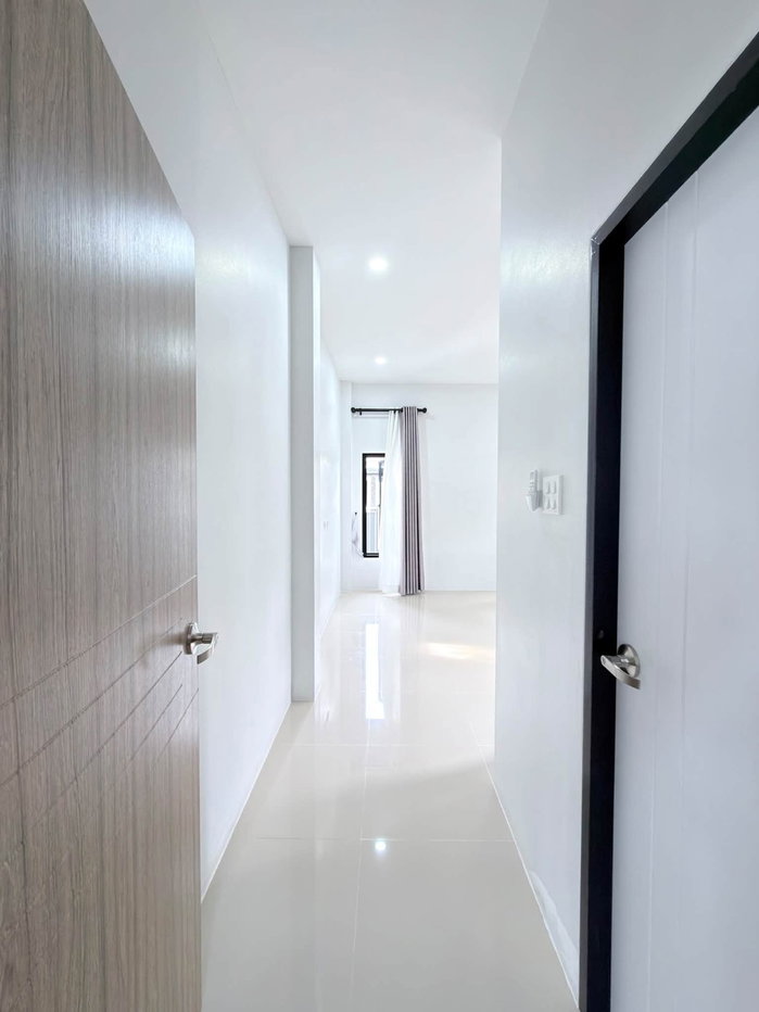 รูป บ้านเดี่ยวซอยสยามคันทรี่คลับ ใกล้อ่างเก็บน้ำมาบประชัน ทรงโมเดิร์นทันสมัย 3ห้องนอน 2ห้องน้ำ - รูปที่ 24/42