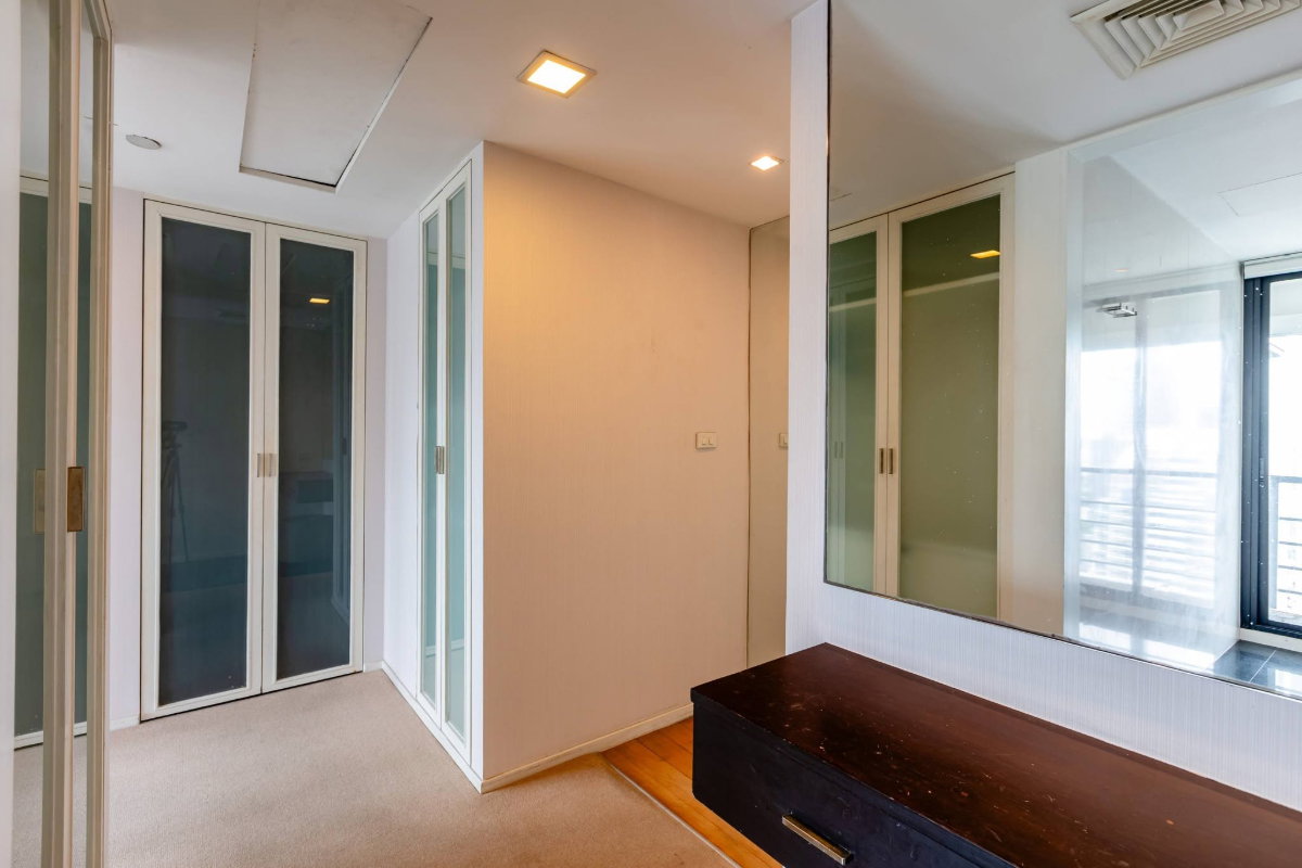 รูป ST786/ขาย คอนโดหรู Sathorn Gardens Condominium (สาธร การ์เด้นส์) ถนนสาทรใต้ ห้องใหญ่ระดับ Penthouse 230 ตร.ม. ชั้น 37 พร้อมที่จอดรถ 2 คัน - รูปที่ 14/25