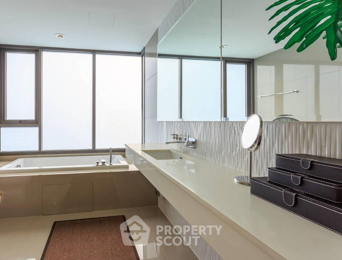 picture 200m To BTS Ekkamai | 25th-Floor 2-BR Rhythm Sukhumvit 42 (ID 3195407) - 4/4