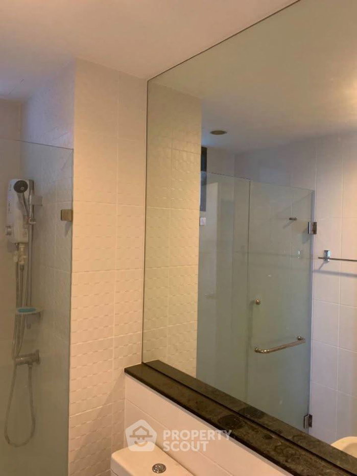 picture 31st-Floor 2-BR At The Tree Interchange Near MRT Bang Pho (ID 3322930) - 3/11