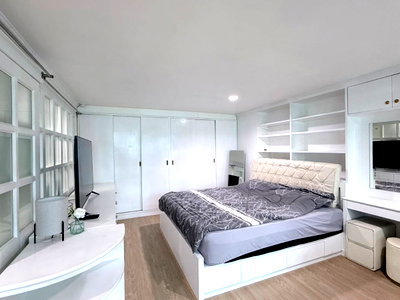 คอนโดให้เช่า : ✨ DIAMOND TOWER สีลม ซอย 7 | 2 ห้องนอน • รีโนเวทใหม่ • Pet Friendly 🐾