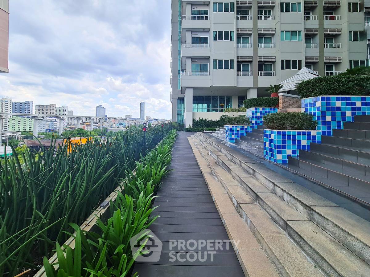 picture 300 Sqm 3-BR Condo At The Fourwings Residence (ID 3173186) - 32/34