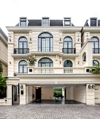 Houses for sale J Avenue Thonglor : Single house for sale, Ekkamai 22, Sukhumvit 63 Road, usable area 500 sq m, near BTS Ekkamai and EmQuartier, price 85.8 million baht.
