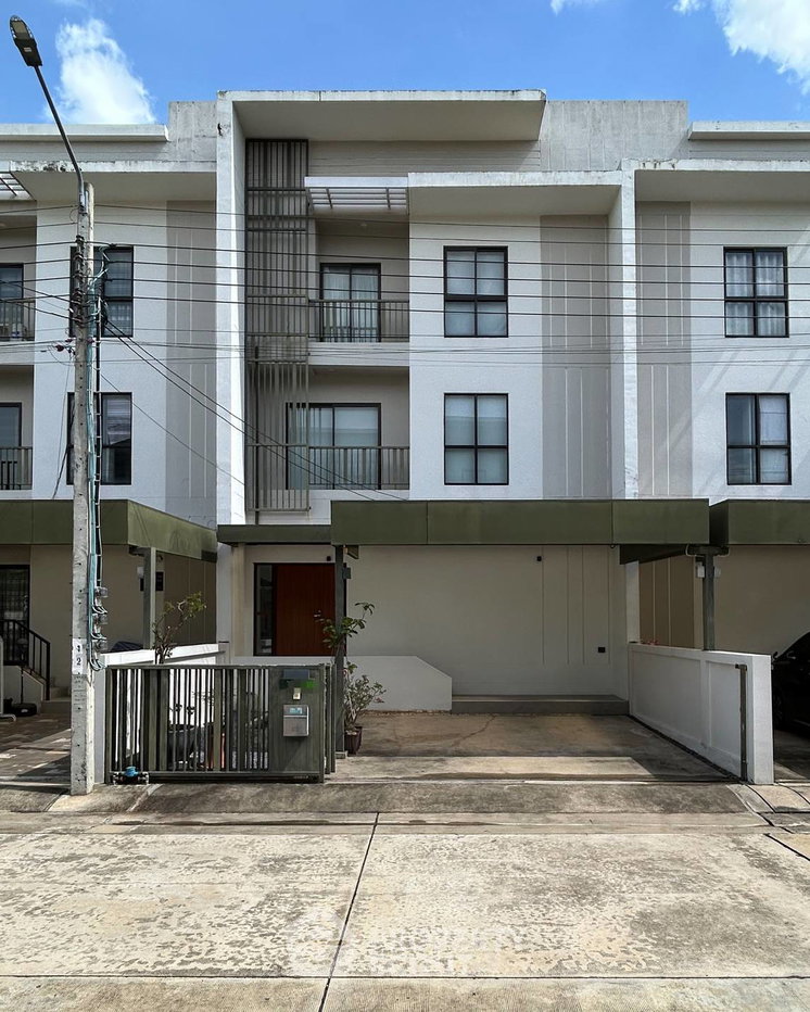 รูป ทาวน์เฮ้าส์ 2-ห้องนอน ที่ วิลลา อัลเบลโล่ ใกล้ กรุงเทพกรีฑา (ID 3322408) - รูปที่ 1/15